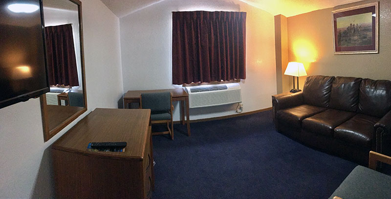 Suite Sitting Room at Crossroads Inn