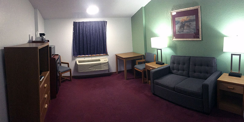 Suite Sitting Room at Crossroads Inn